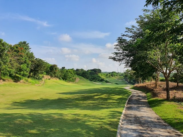 Why Choose Vastu-Compliant Flats in ATS Kingston Heath? Explore Golf ...